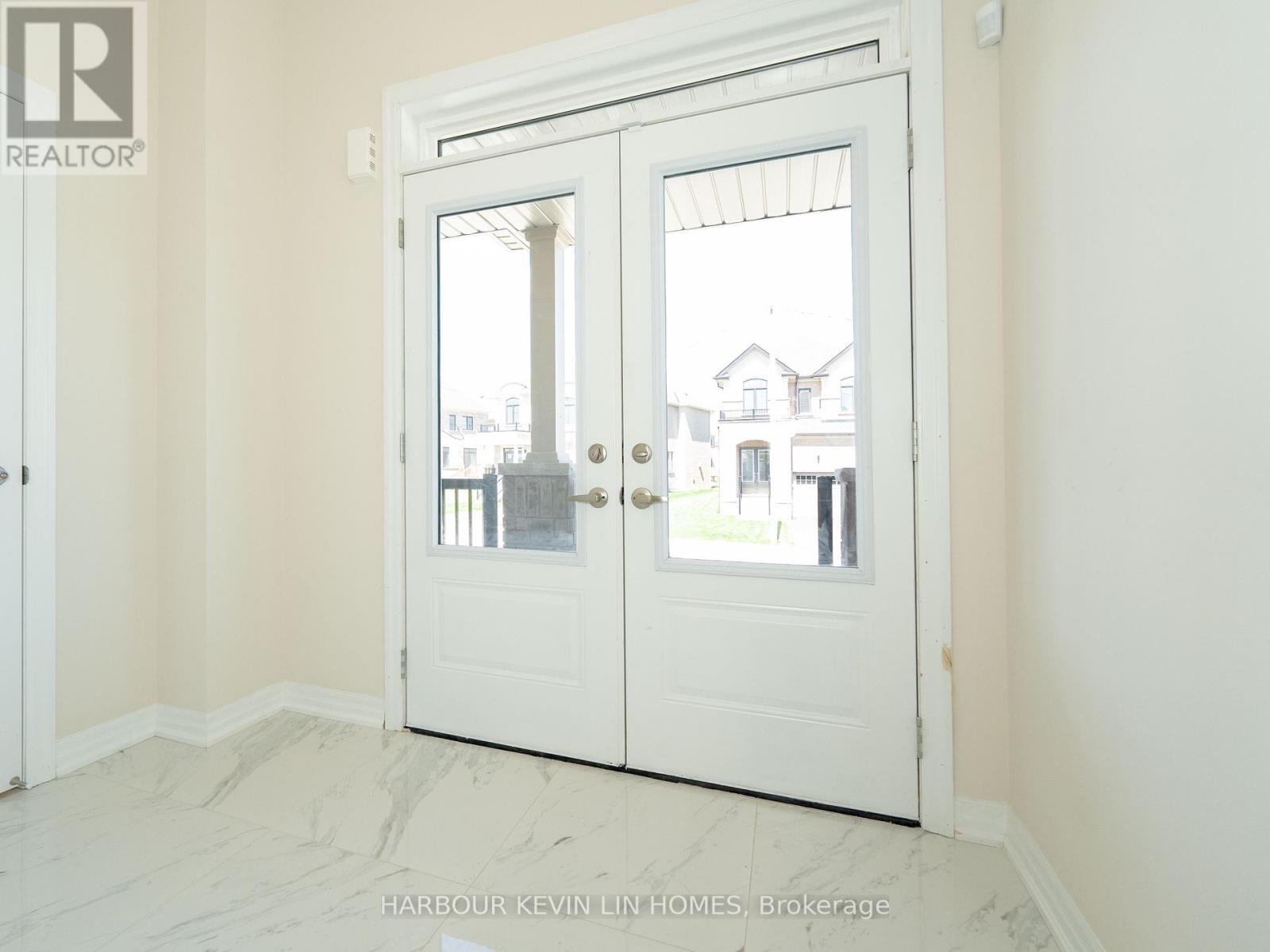 43 Donald Ingram Crescent, Georgina (Keswick North), Ontario  L4P 0S3 - Photo 4 - N12214632