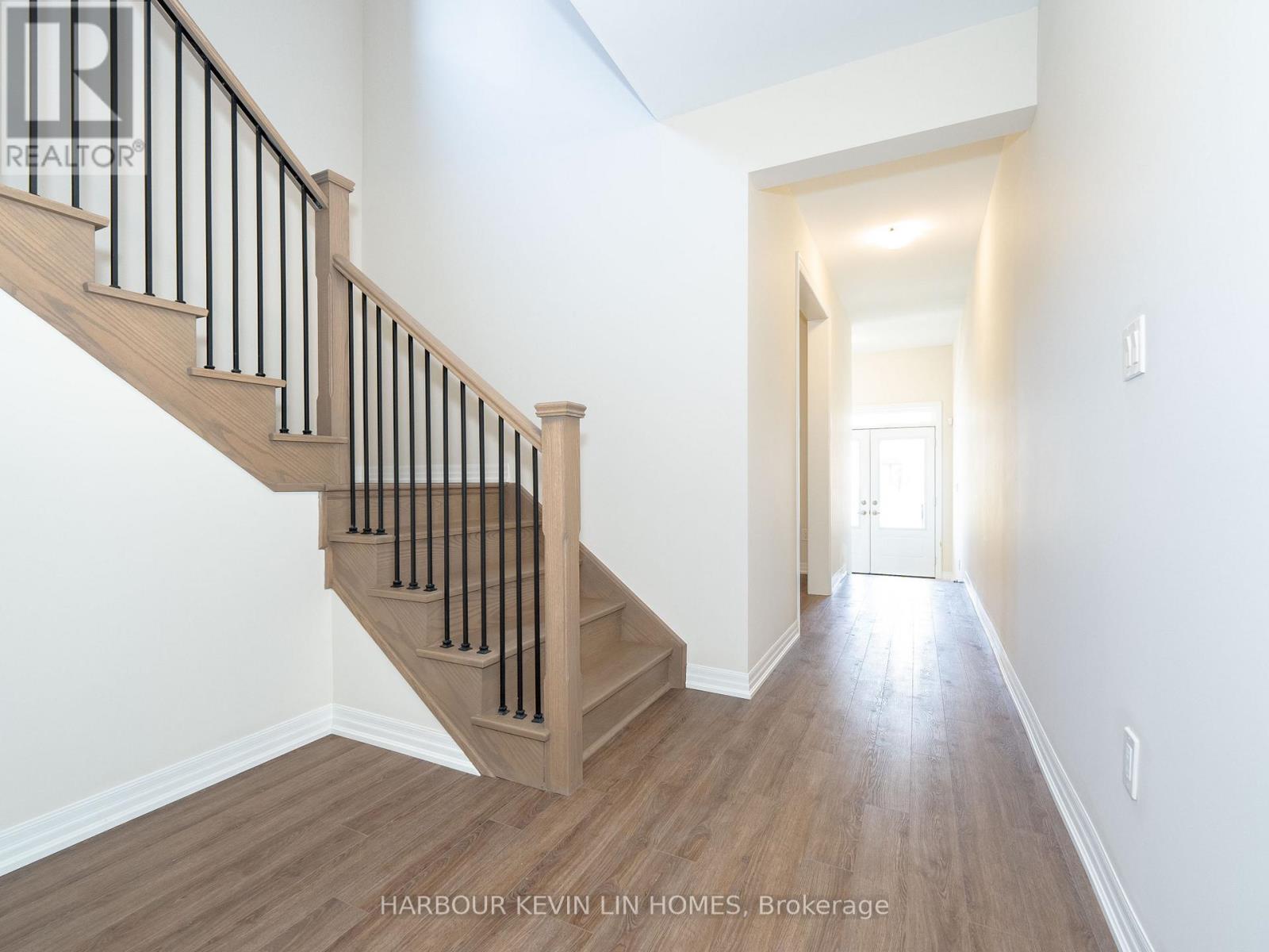 43 Donald Ingram Crescent, Georgina (Keswick North), Ontario  L4P 0S3 - Photo 7 - N12214632