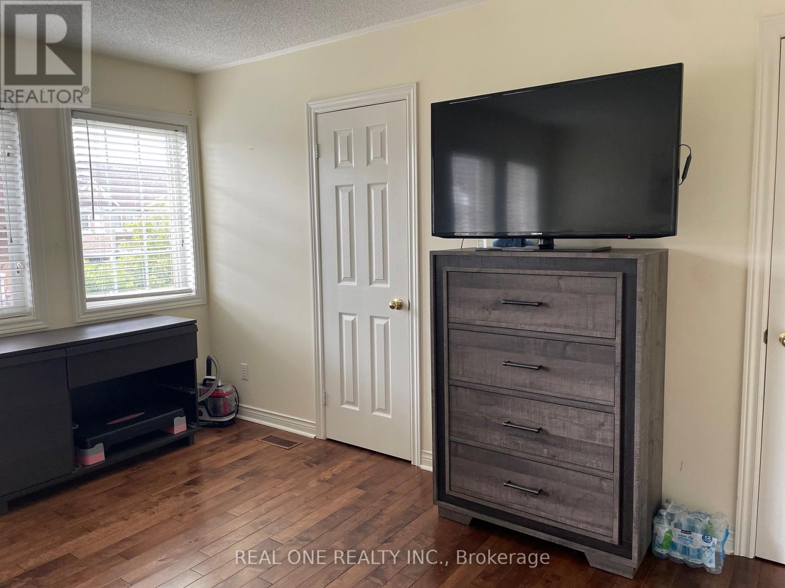 96 Ruby Crescent, Richmond Hill, Ontario  L4S 2H2 - Photo 8 - N12214633