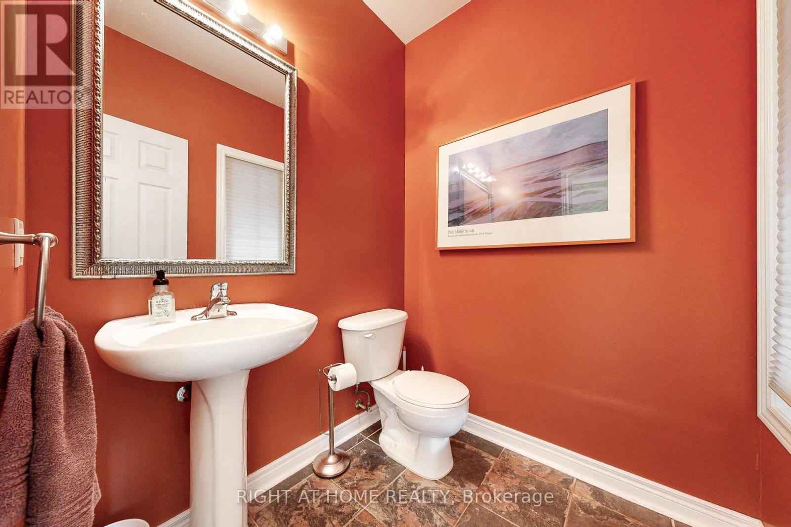 41 - 280 Paradelle Drive, Richmond Hill, Ontario  L4E 0E1 - Photo 4 - N12214642