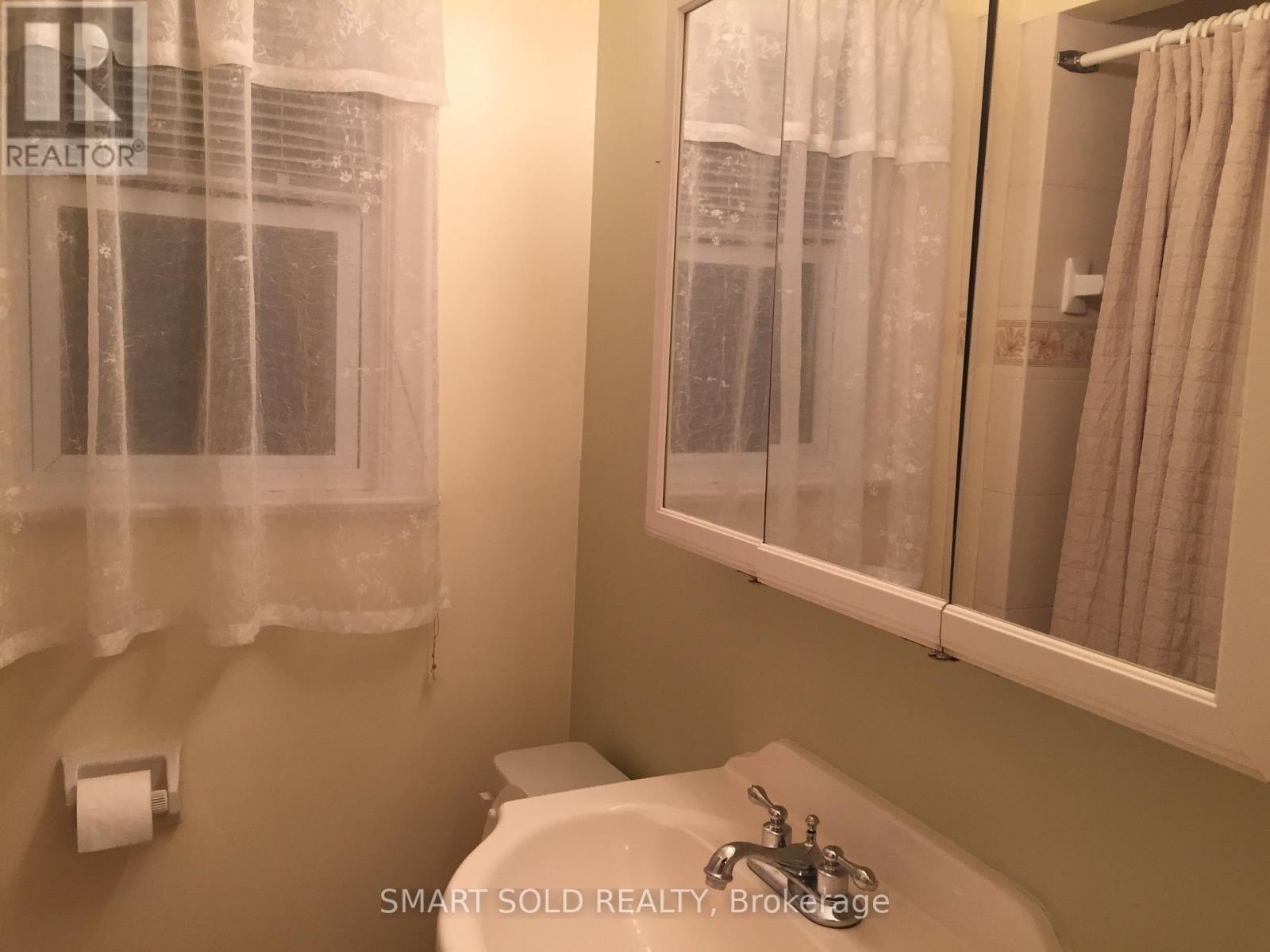 407 Oceanside Avenue, Richmond Hill, Ontario  L4C 2Z7 - Photo 11 - N12214651