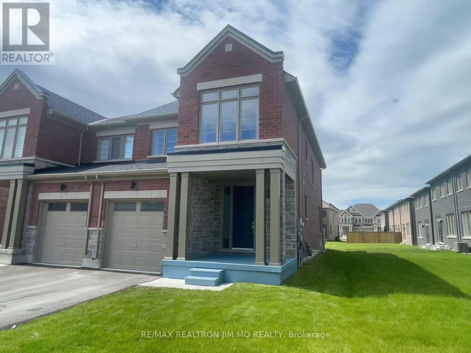 212 Thompson Drive, East Gwillimbury, Ontario  L9N 0V7 - Photo 2 - N12214676