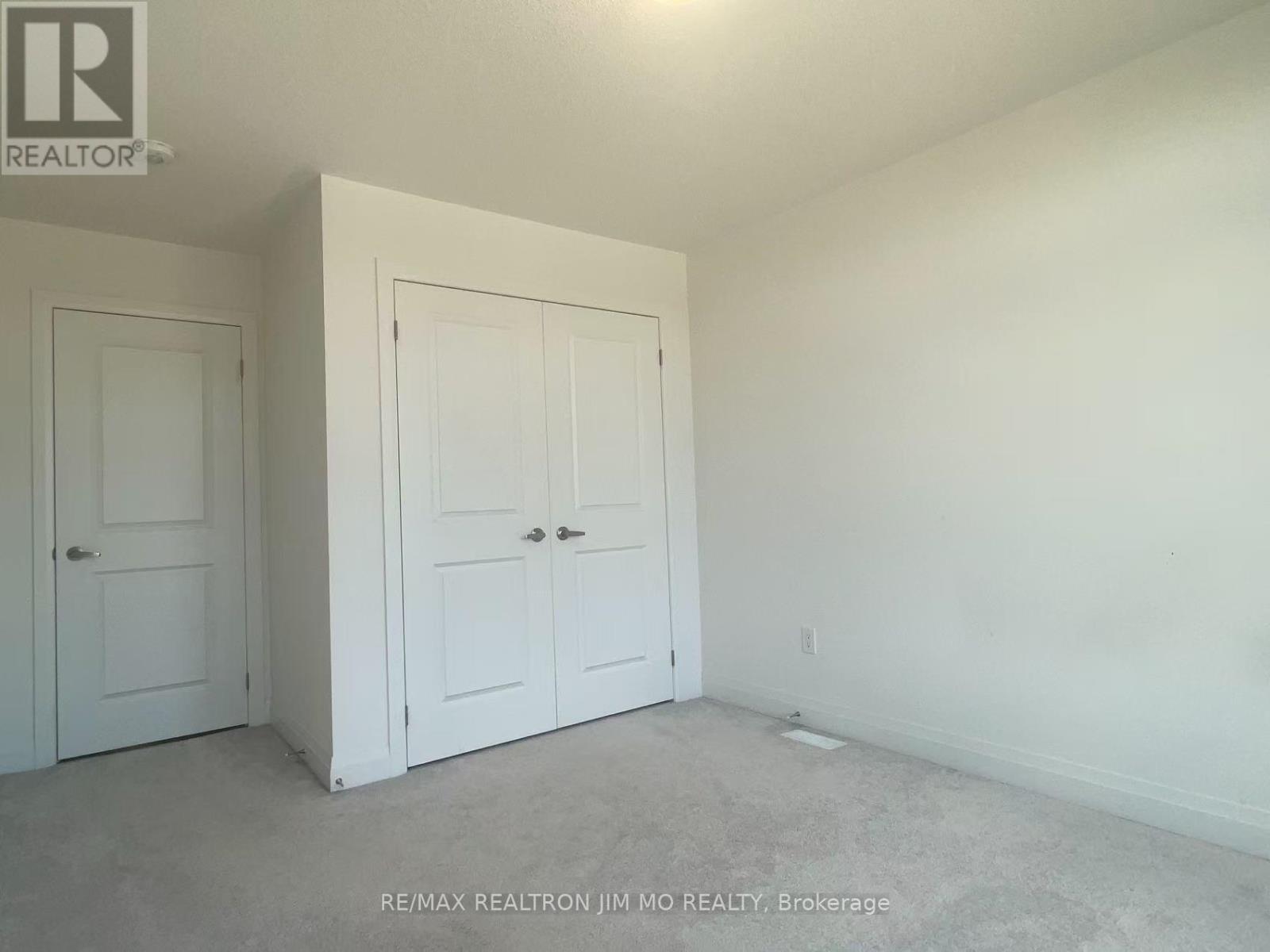 212 Thompson Drive, East Gwillimbury, Ontario  L9N 0V7 - Photo 26 - N12214676