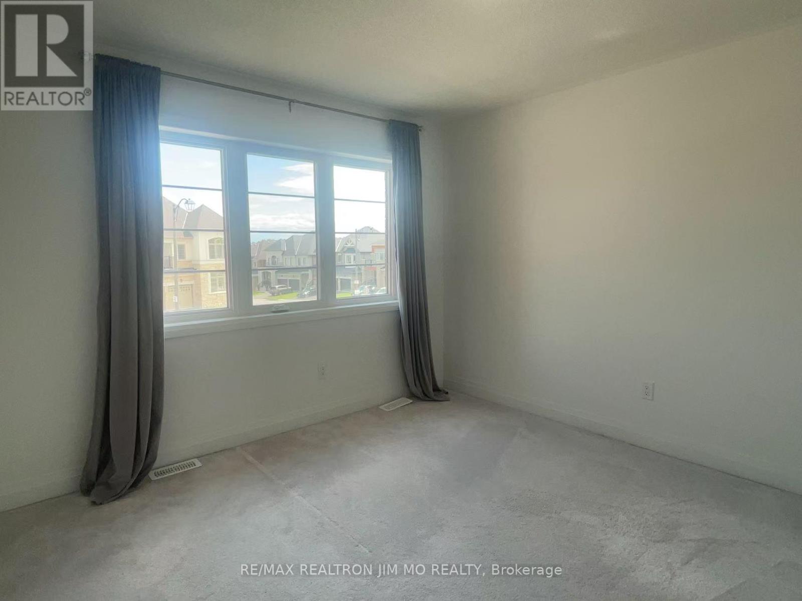 212 Thompson Drive, East Gwillimbury, Ontario  L9N 0V7 - Photo 27 - N12214676