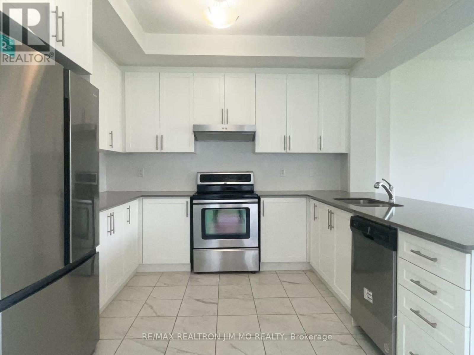 212 Thompson Drive, East Gwillimbury, Ontario  L9N 0V7 - Photo 8 - N12214676
