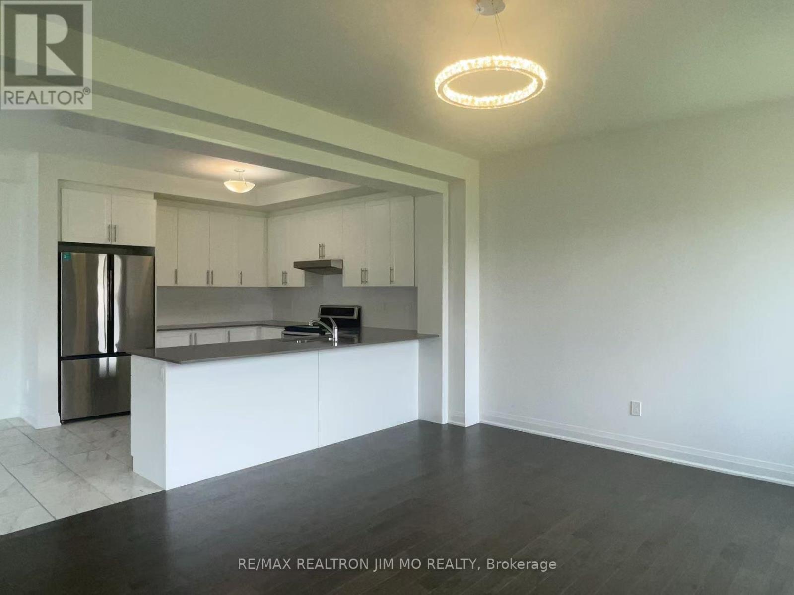 212 Thompson Drive, East Gwillimbury, Ontario  L9N 0V7 - Photo 9 - N12214676