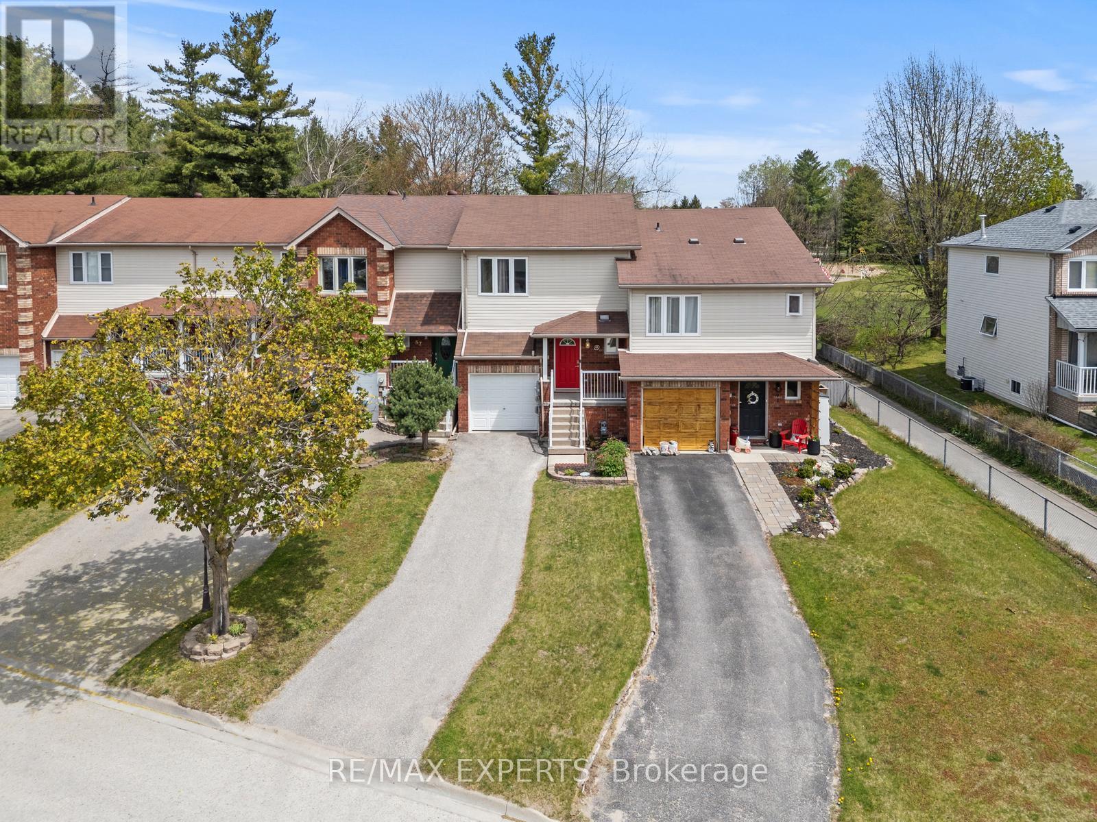 89 Parkside Crescent, Essa, Ontario  L3W 0K9 - Photo 2 - N12214682