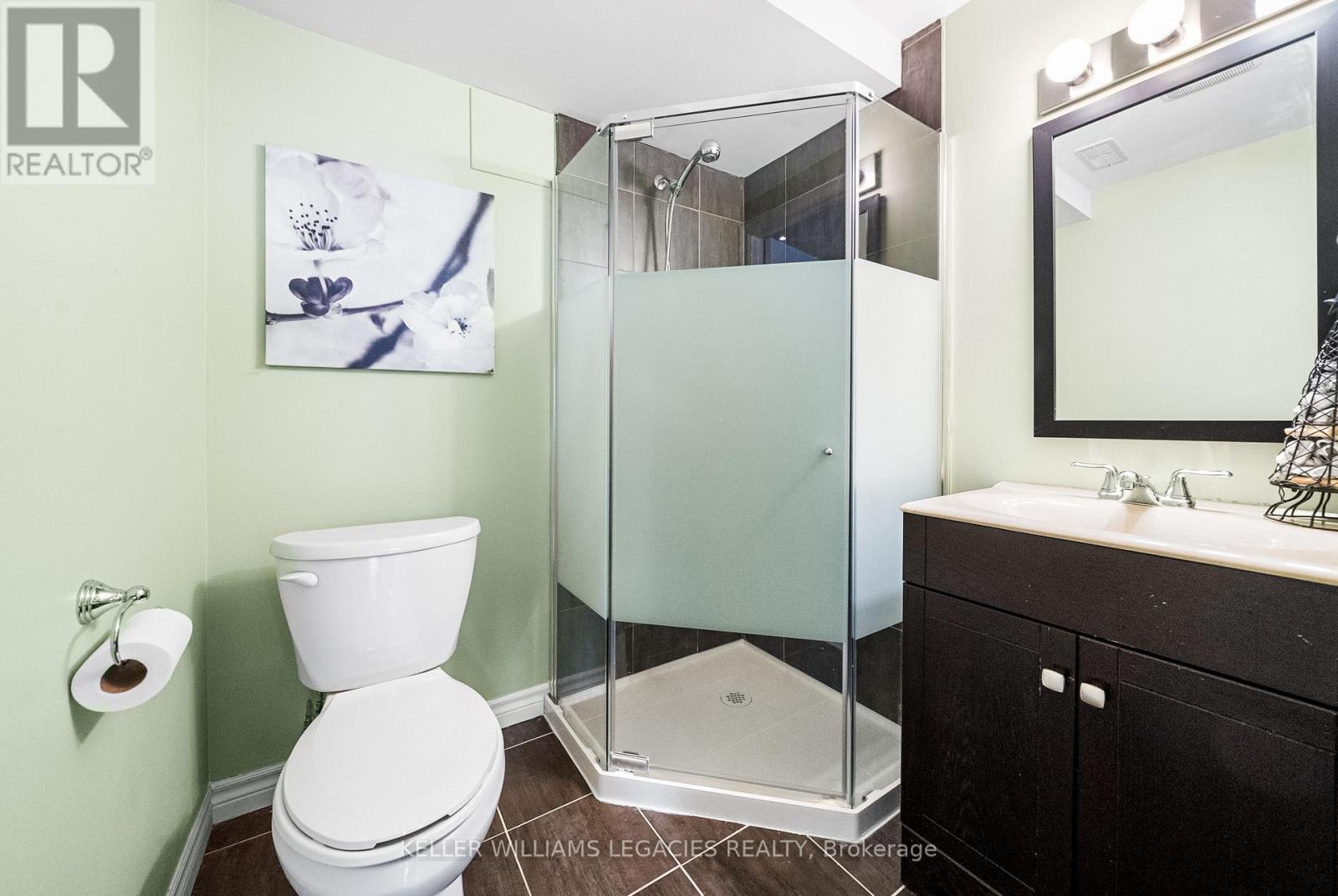 17 Mansard Drive, Richmond Hill, Ontario  L4E 0L8 - Photo 31 - N12214685
