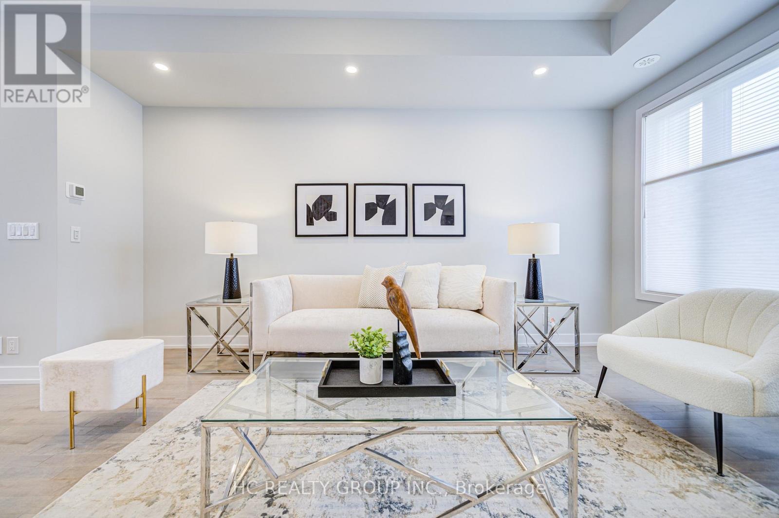 19 Guardhouse Crescent, Markham, Ontario  L6C 3J7 - Photo 8 - N12214700