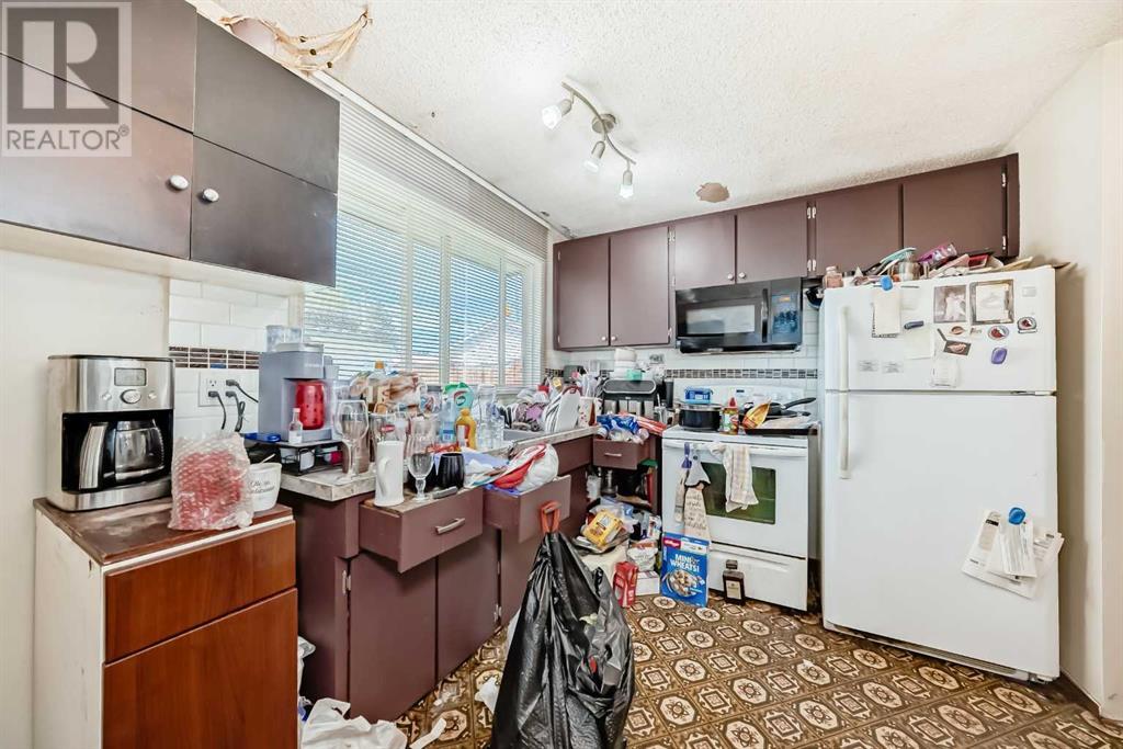 1304 Lake Sylvan Drive Se, Calgary, Alberta  T2J 4C8 - Photo 4 - A2226566