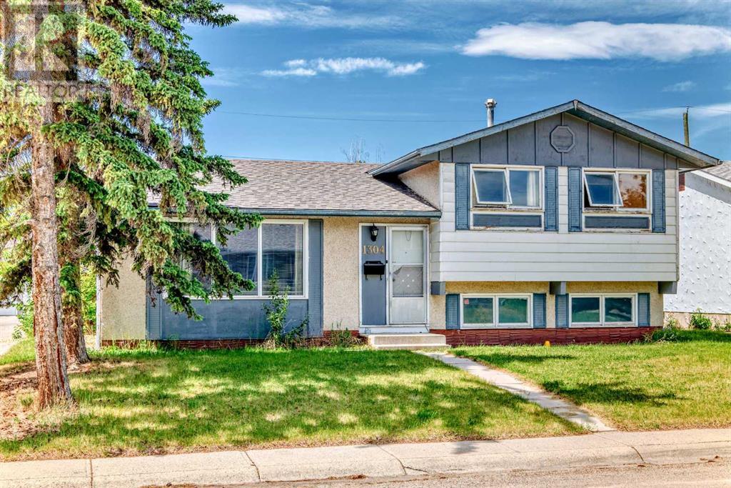 1304 Lake Sylvan Drive SE, Calgary, Alberta