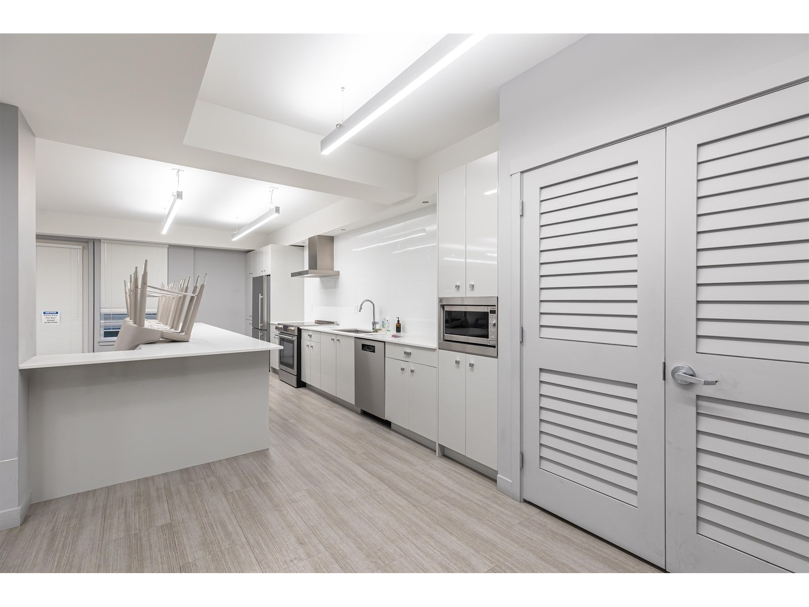 406 10838 Whalley Boulevard, Surrey, British Columbia  V3R 0G8 - Photo 21 - R2970911