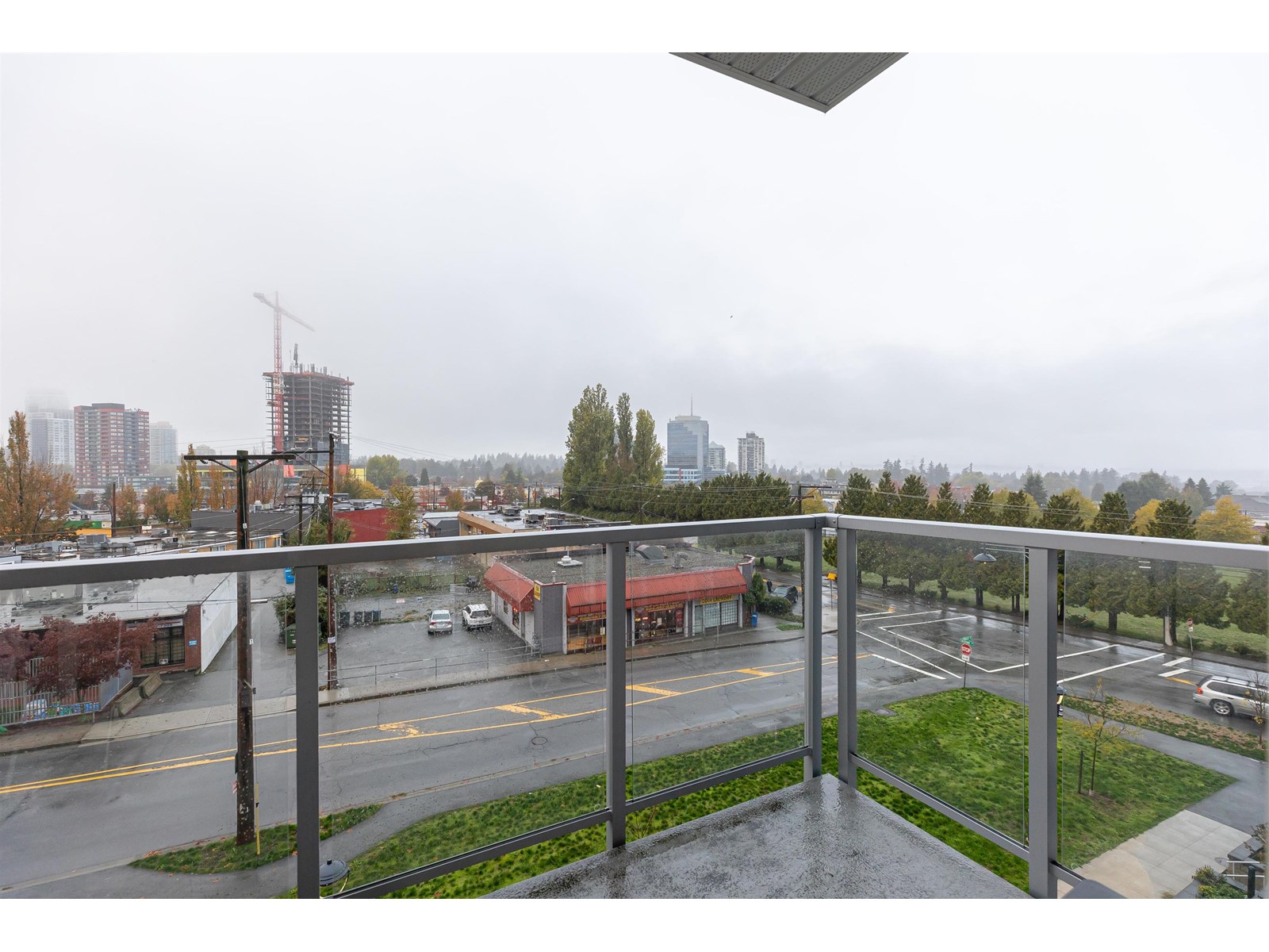 406 10838 Whalley Boulevard, Surrey, British Columbia  V3R 0G8 - Photo 10 - R2970911