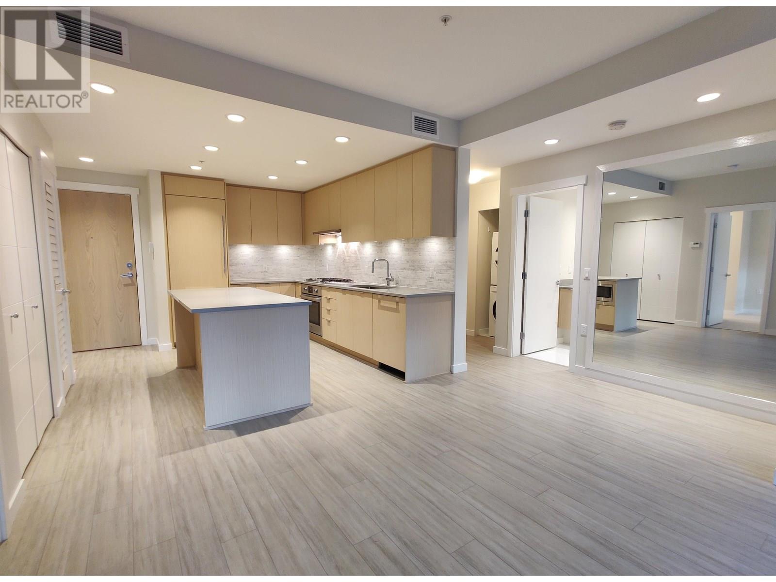 122 9213 ODLIN ROAD, Richmond, British Columbia