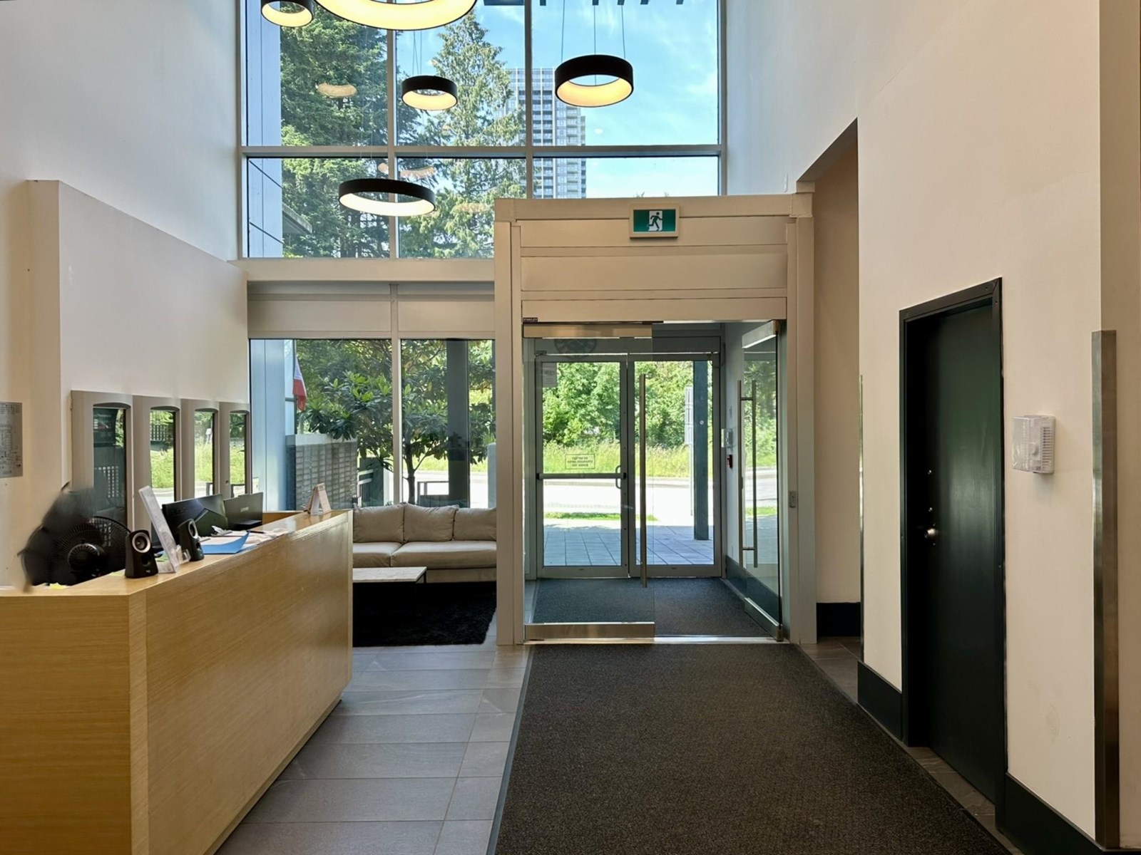 1007 13438 Central Avenue, Surrey, British Columbia  V3T 0N2 - Photo 2 - R3014475