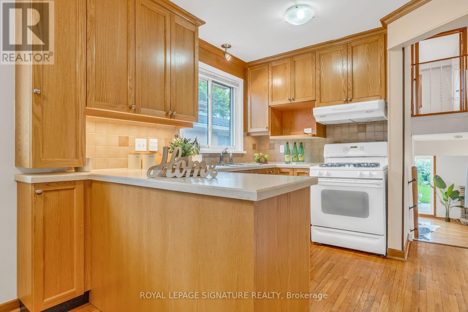7 West Wareside Road, Toronto, Ontario  M9C 3H9 - Photo 10 - W12214631