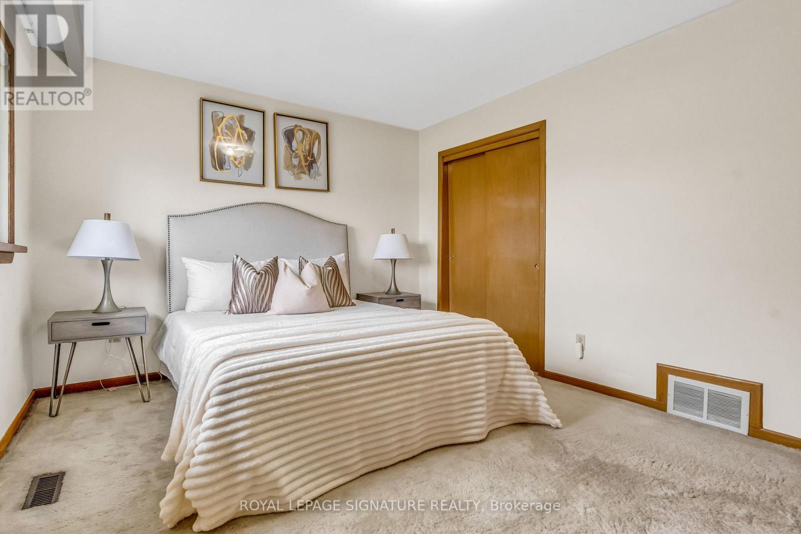 7 West Wareside Road, Toronto, Ontario  M9C 3H9 - Photo 24 - W12214631