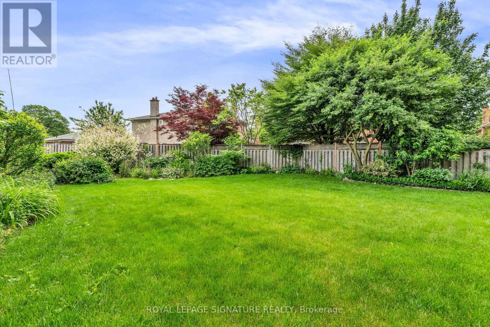 7 West Wareside Road, Toronto, Ontario  M9C 3H9 - Photo 32 - W12214631