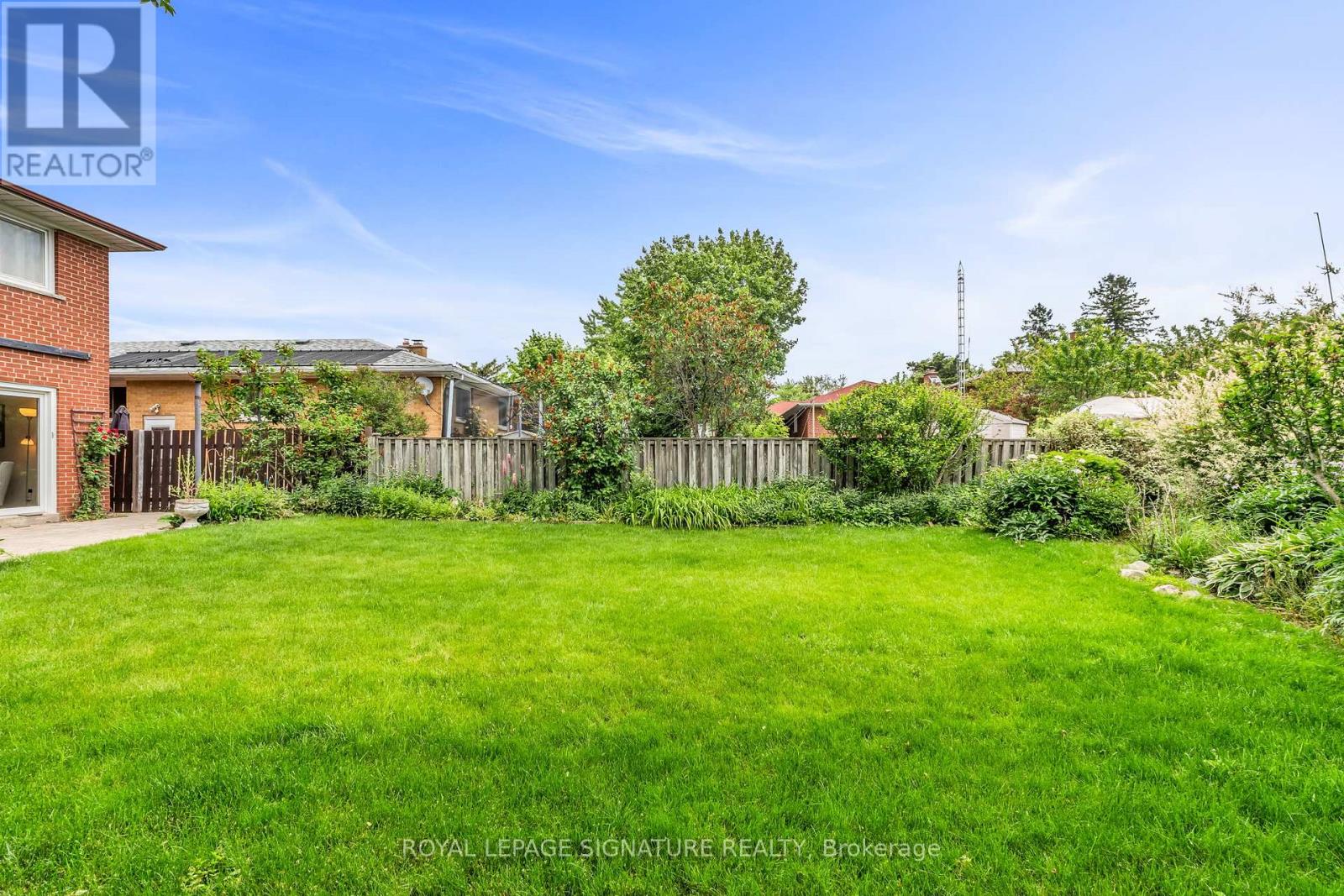 7 West Wareside Road, Toronto, Ontario  M9C 3H9 - Photo 37 - W12214631