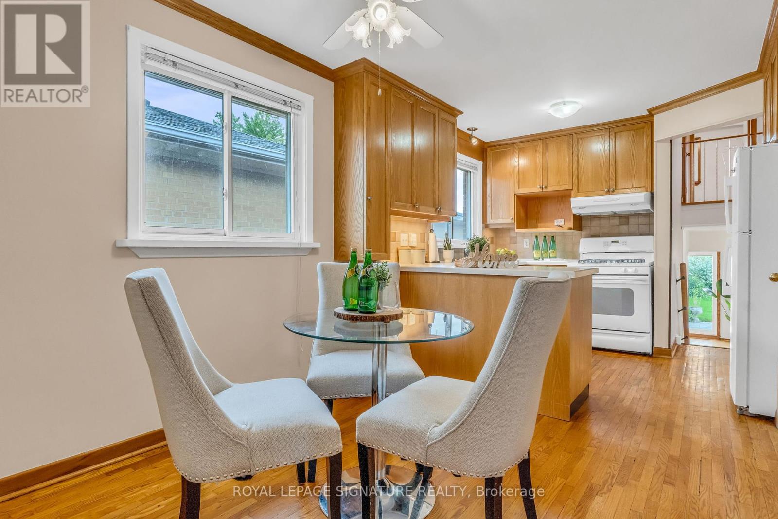7 West Wareside Road, Toronto, Ontario  M9C 3H9 - Photo 9 - W12214631