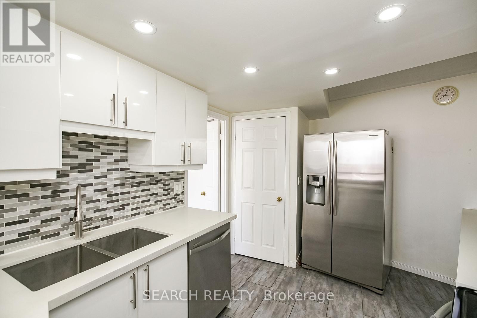 906 - 1360 Rathburn Road E, Mississauga, Ontario  L4W 4H4 - Photo 17 - W12214646