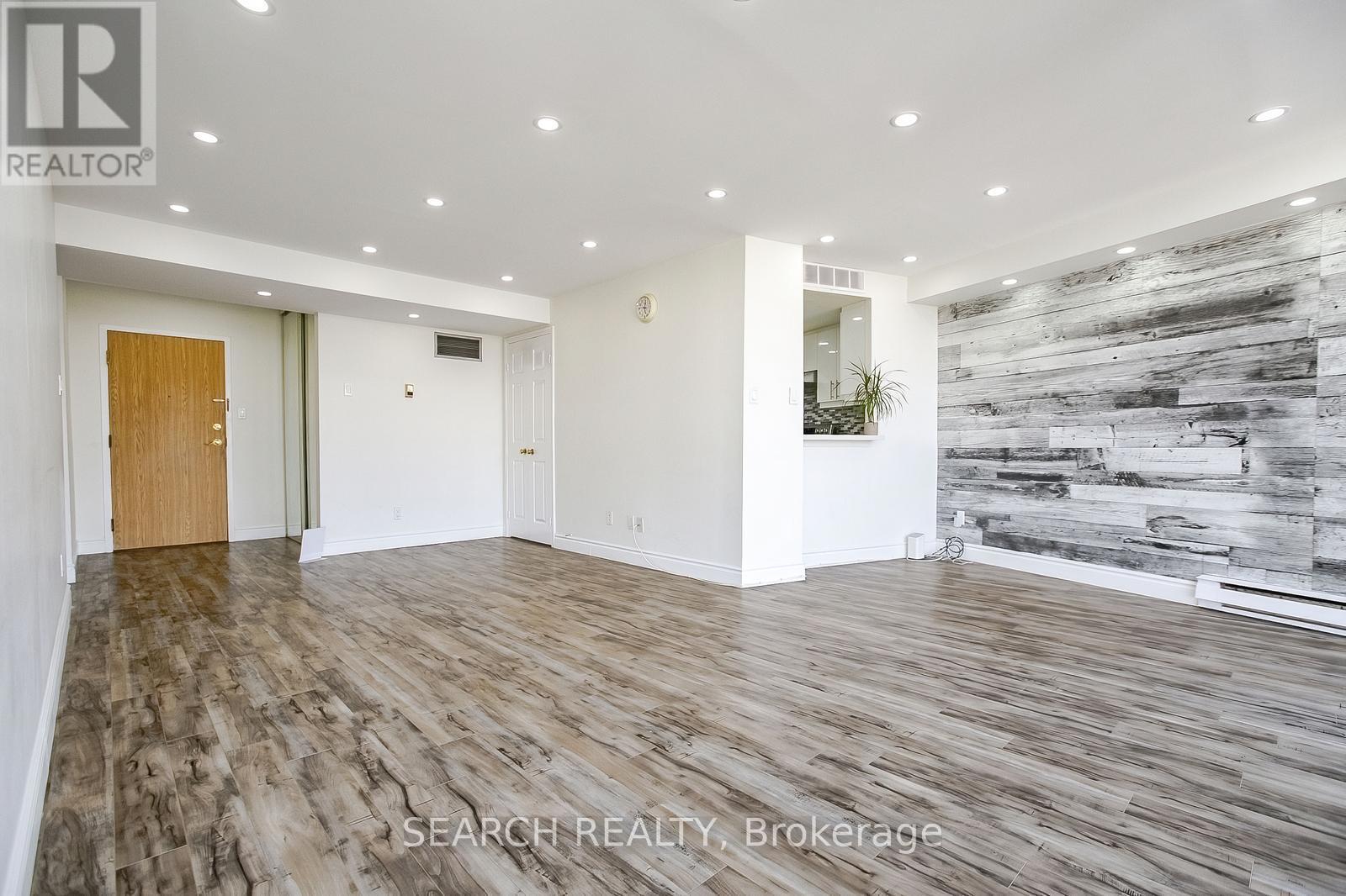 906 - 1360 Rathburn Road E, Mississauga, Ontario  L4W 4H4 - Photo 8 - W12214646