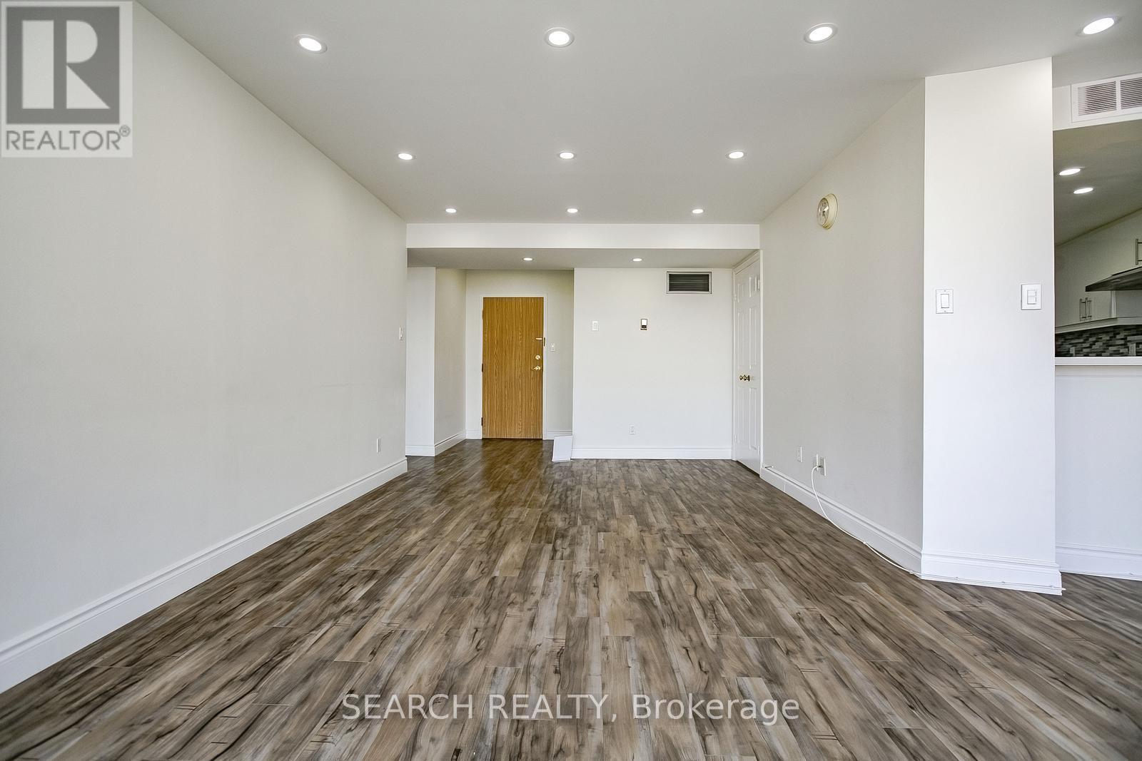 906 - 1360 Rathburn Road E, Mississauga, Ontario  L4W 4H4 - Photo 9 - W12214646