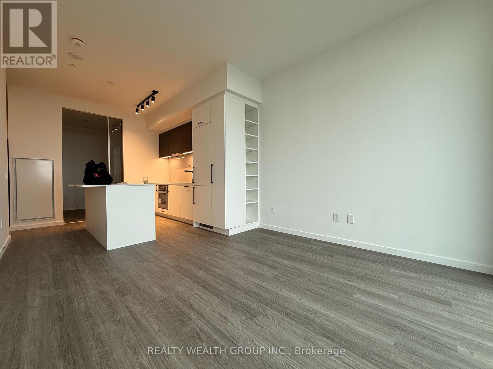 Ph803 - 689 The Queensway, Toronto, Ontario  M8Y 1L1 - Photo 8 - W12214647