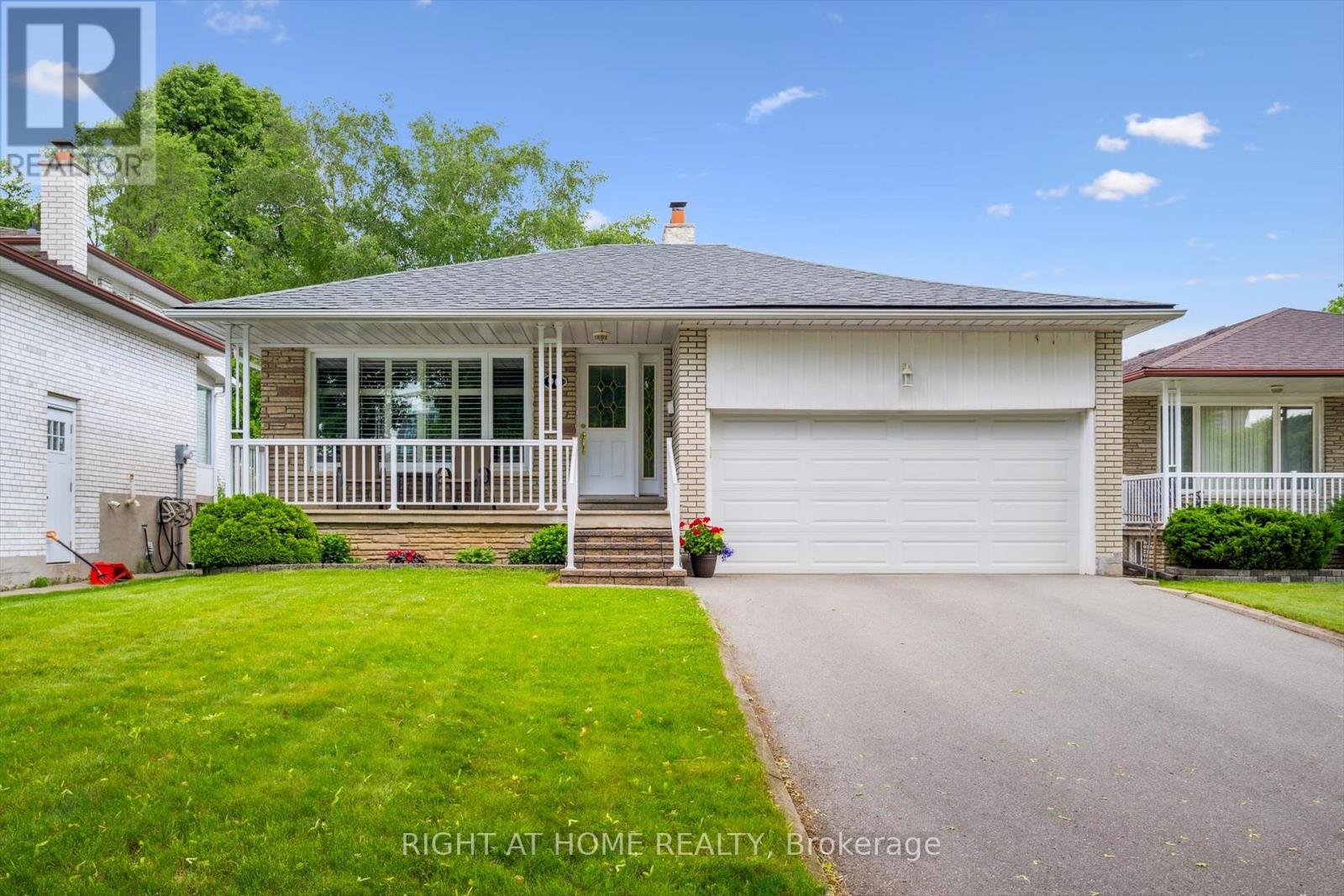 90 CLEMENT ROAD, Toronto, Ontario