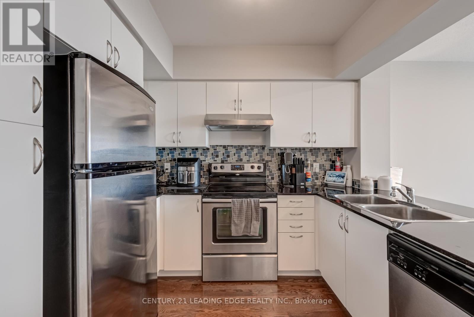 601 - 2240 Lake Shore Boulevard W, Toronto, Ontario  M8V 1A5 - Photo 11 - W12214697