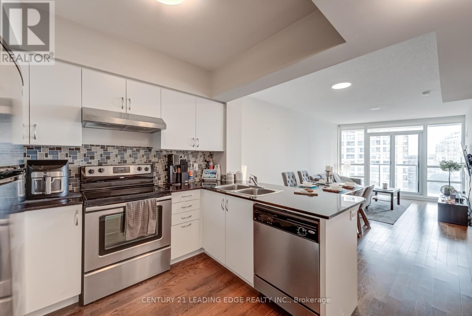 601 - 2240 Lake Shore Boulevard W, Toronto, Ontario  M8V 1A5 - Photo 12 - W12214697