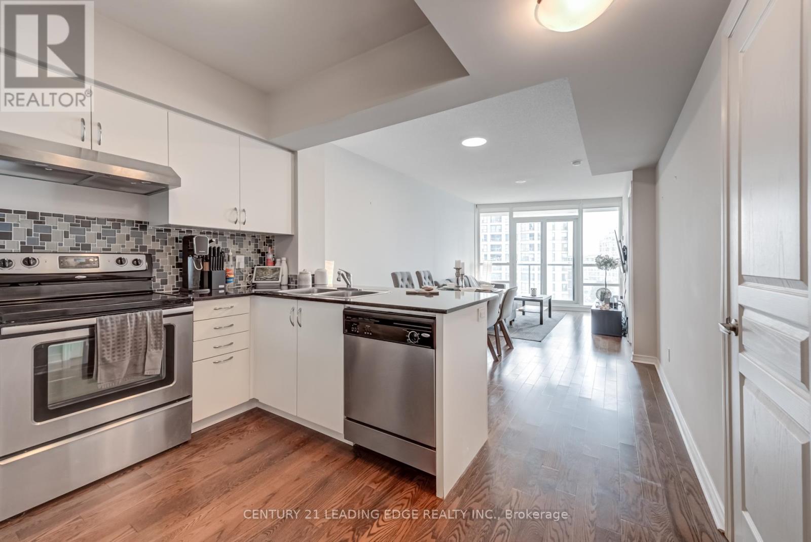 601 - 2240 Lake Shore Boulevard W, Toronto, Ontario  M8V 1A5 - Photo 5 - W12214697