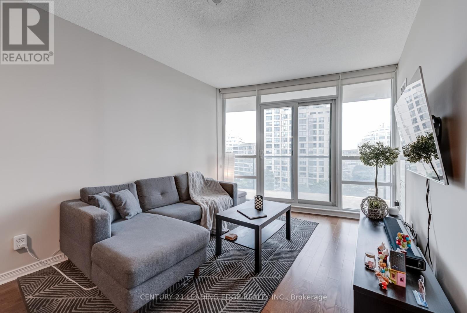 601 - 2240 Lake Shore Boulevard W, Toronto, Ontario  M8V 1A5 - Photo 6 - W12214697