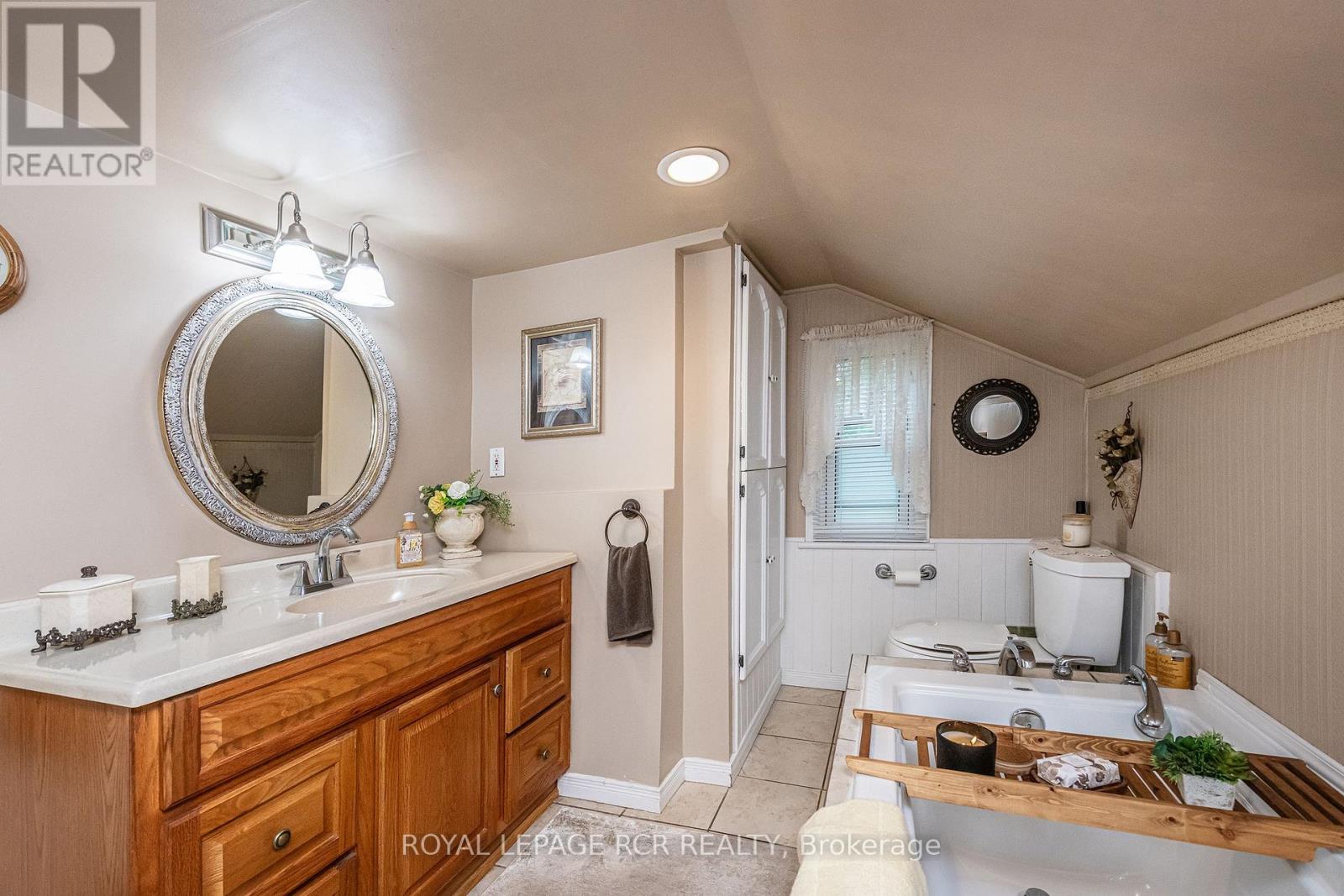 96 Dundas Street W, Blandford-Blenheim, Ontario  N0J 1V0 - Photo 25 - X12214662