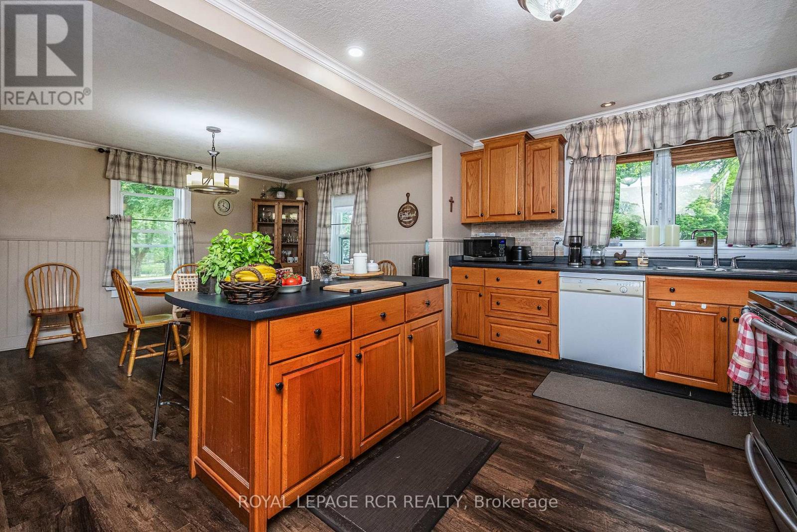 96 Dundas Street W, Blandford-Blenheim, Ontario  N0J 1V0 - Photo 8 - X12214662