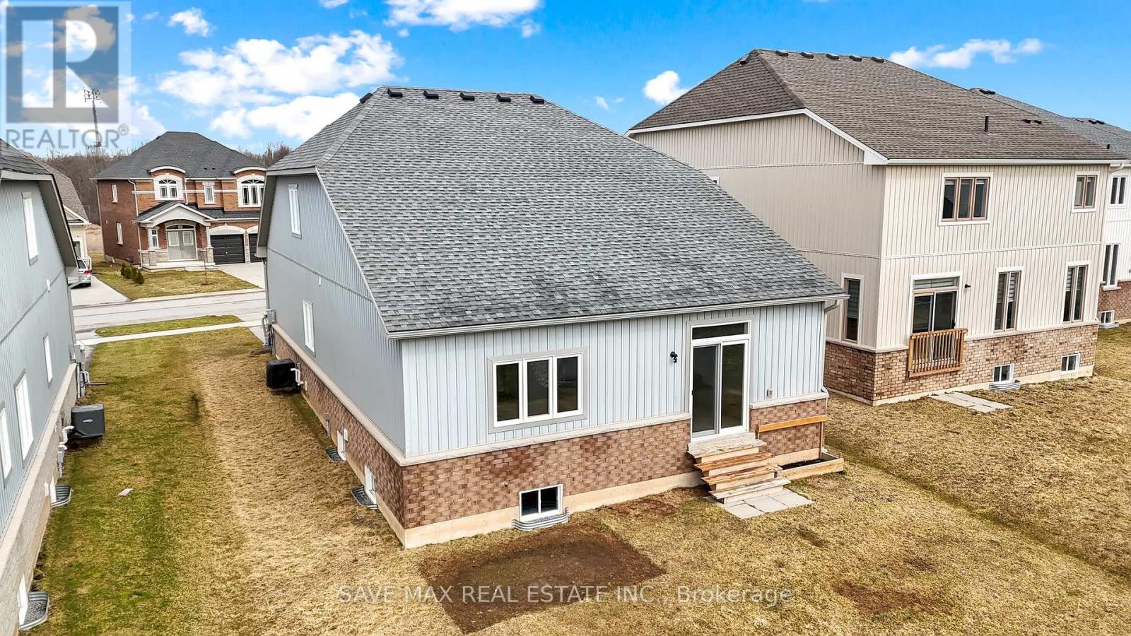 1511 Marina Drive E, Fort Erie (Crescent Park), Ontario  L2A 0C7 - Photo 3 - X12214681