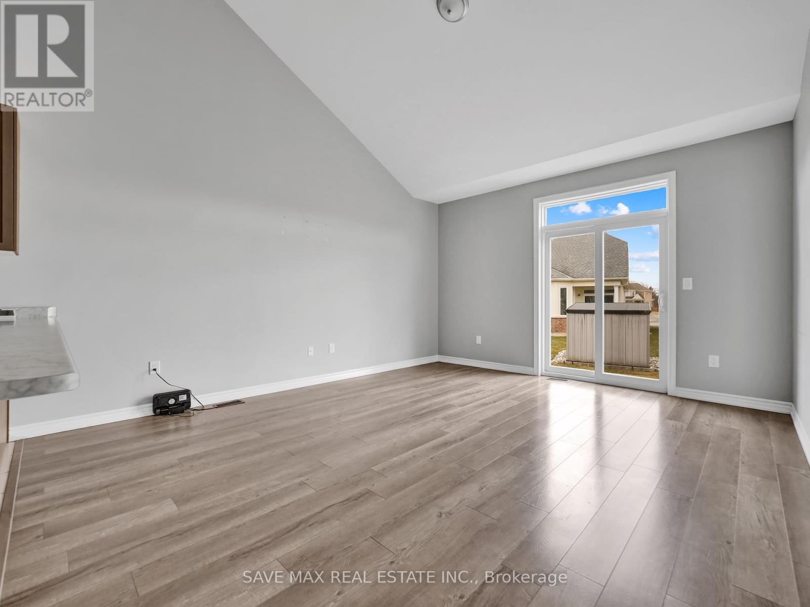 1511 Marina Drive E, Fort Erie (Crescent Park), Ontario  L2A 0C7 - Photo 43 - X12214681
