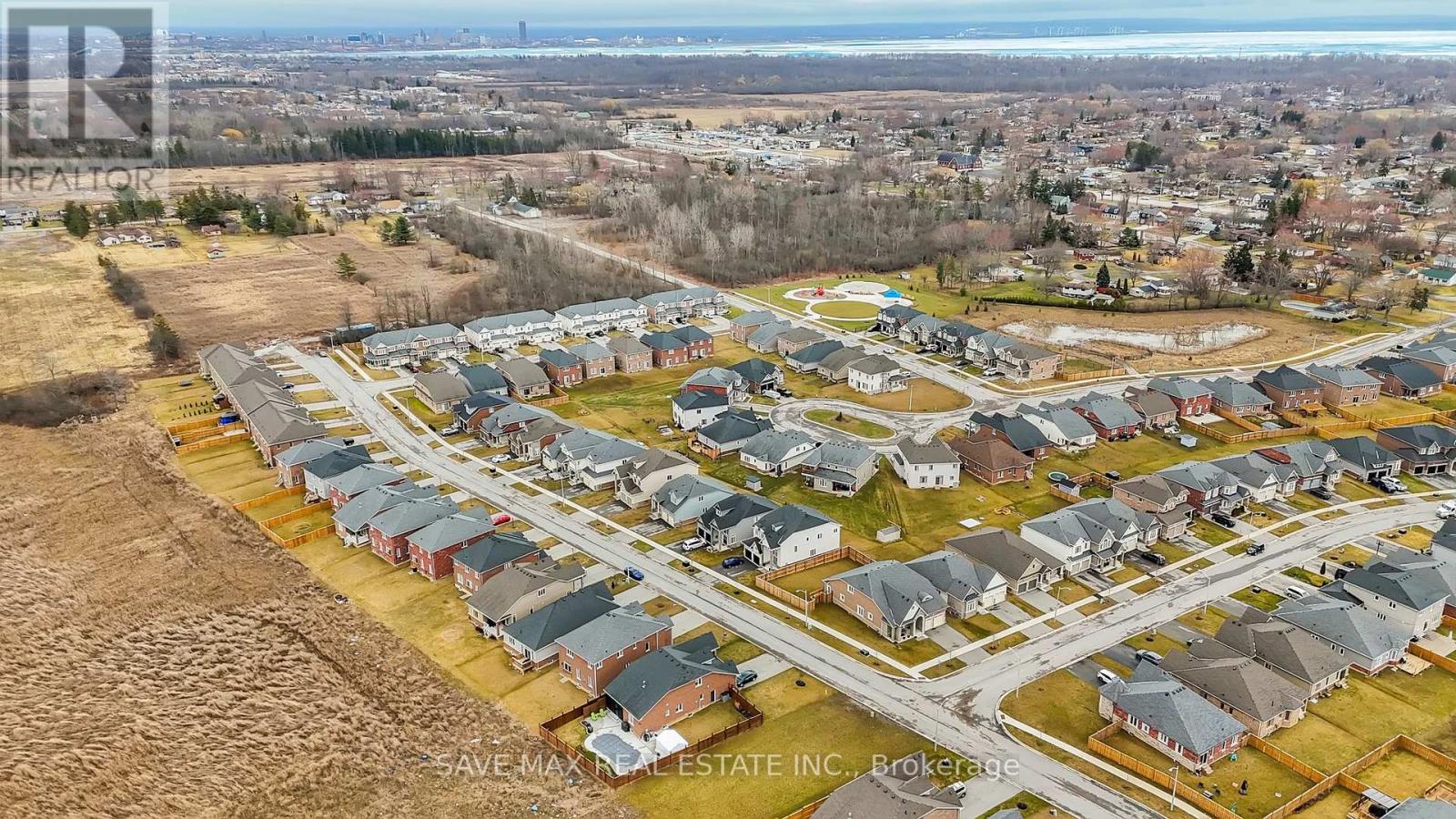 1511 Marina Drive E, Fort Erie (Crescent Park), Ontario  L2A 0C7 - Photo 6 - X12214681