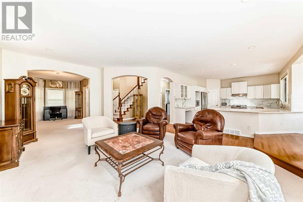 327 Discovery Place Sw, Calgary, Alberta  T3H 4N7 - Photo 11 - A2224452