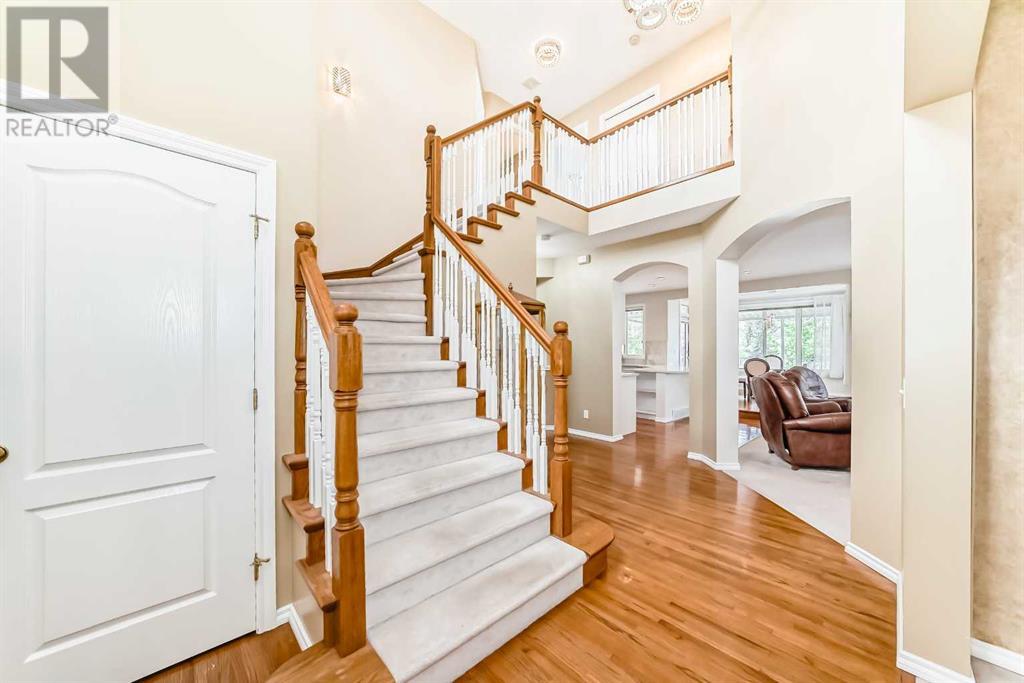 327 Discovery Place Sw, Calgary, Alberta  T3H 4N7 - Photo 6 - A2224452