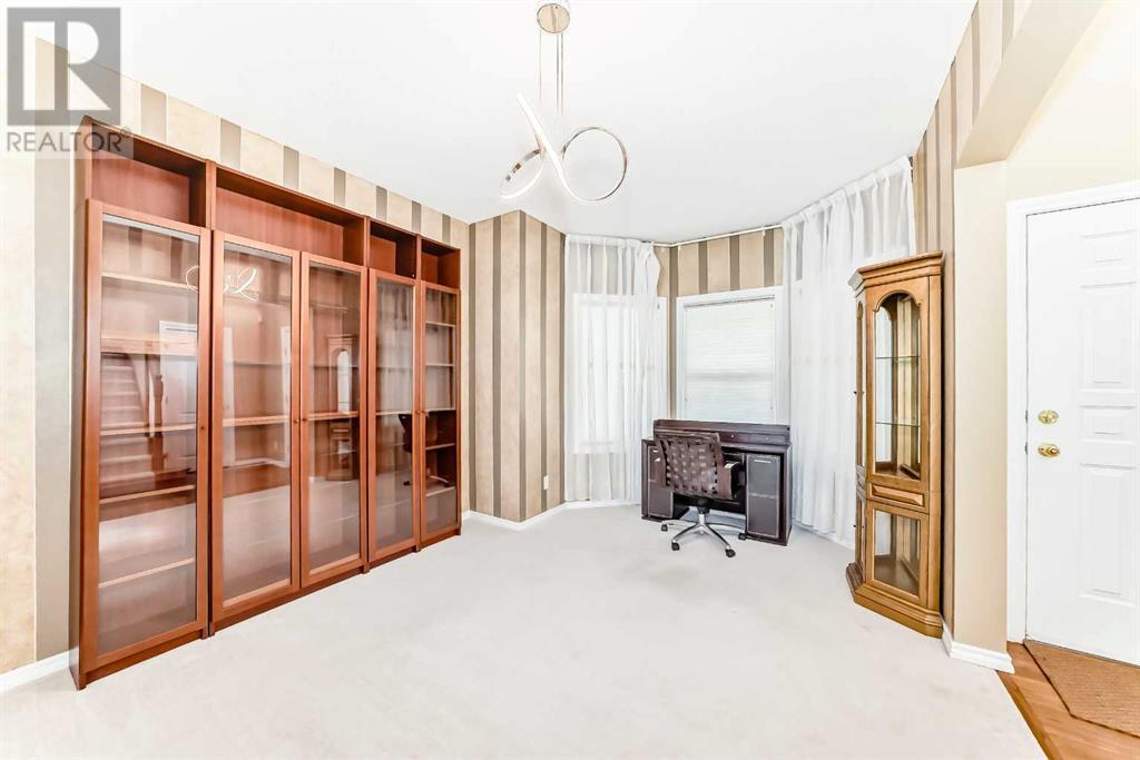 327 Discovery Place Sw, Calgary, Alberta  T3H 4N7 - Photo 7 - A2224452