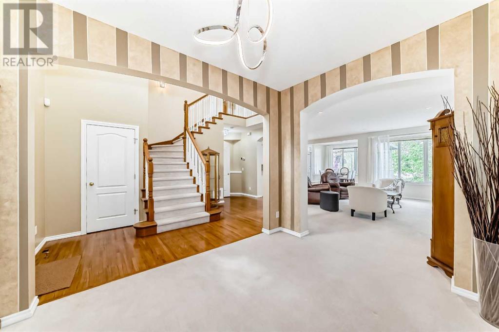 327 Discovery Place Sw, Calgary, Alberta  T3H 4N7 - Photo 8 - A2224452