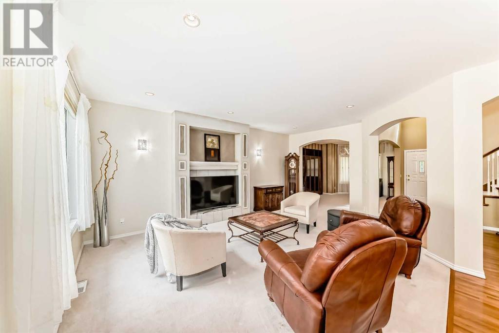 327 Discovery Place Sw, Calgary, Alberta  T3H 4N7 - Photo 9 - A2224452