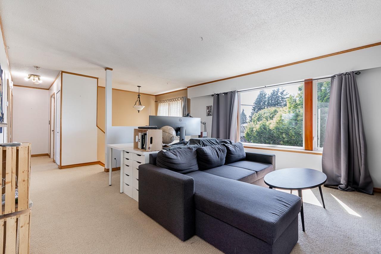 2226 Martens Street, Abbotsford, British Columbia  V2T 6M7 - Photo 2 - R3014707