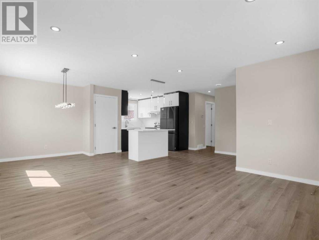 179 Pinecliff Way Ne, Calgary, Alberta  T1Y 3X4 - Photo 5 - A2229888