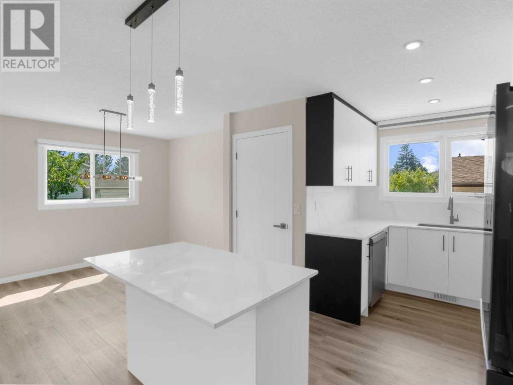 179 Pinecliff Way Ne, Calgary, Alberta  T1Y 3X4 - Photo 9 - A2229888