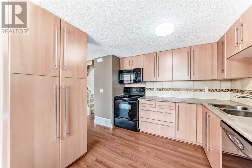 903, 2200 Woodview Drive Sw, Calgary, Alberta  T2W 3N6 - Photo 4 - A2210865