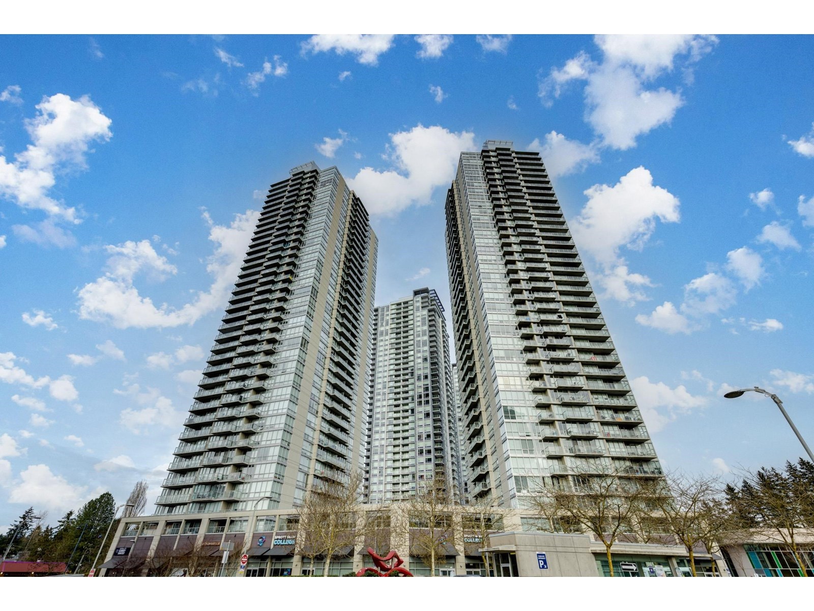 604 9981 WHALLEY BOULEVARD, surrey, British Columbia