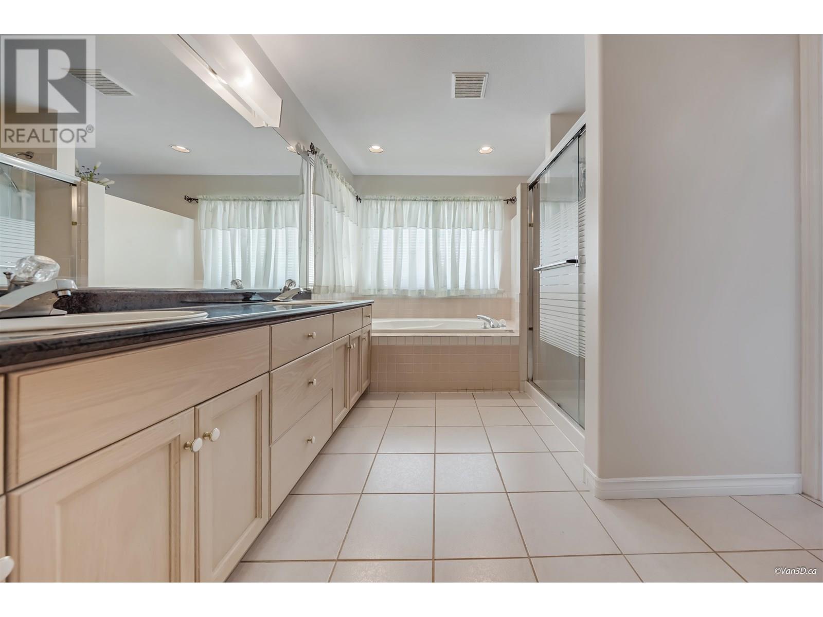 2870 Stanley Place, Coquitlam, British Columbia  V3B 7L7 - Photo 24 - R3014297