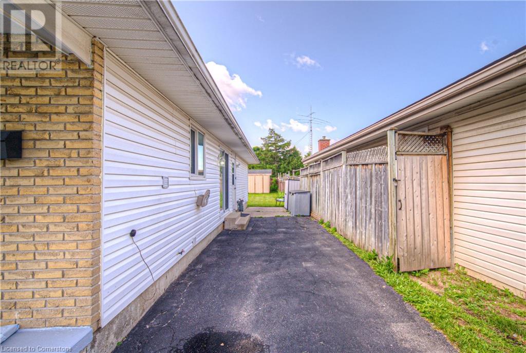 119 Kingswood Drive, Kitchener, Ontario  N2E 1B2 - Photo 3 - 40739396